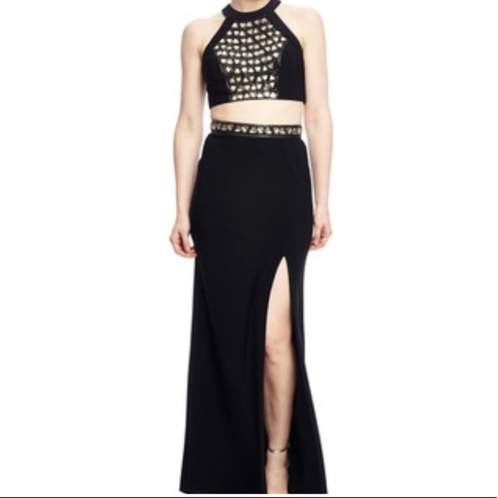 JOANNA CHEN Triangle Crop Top Two-Piece Skirt Set